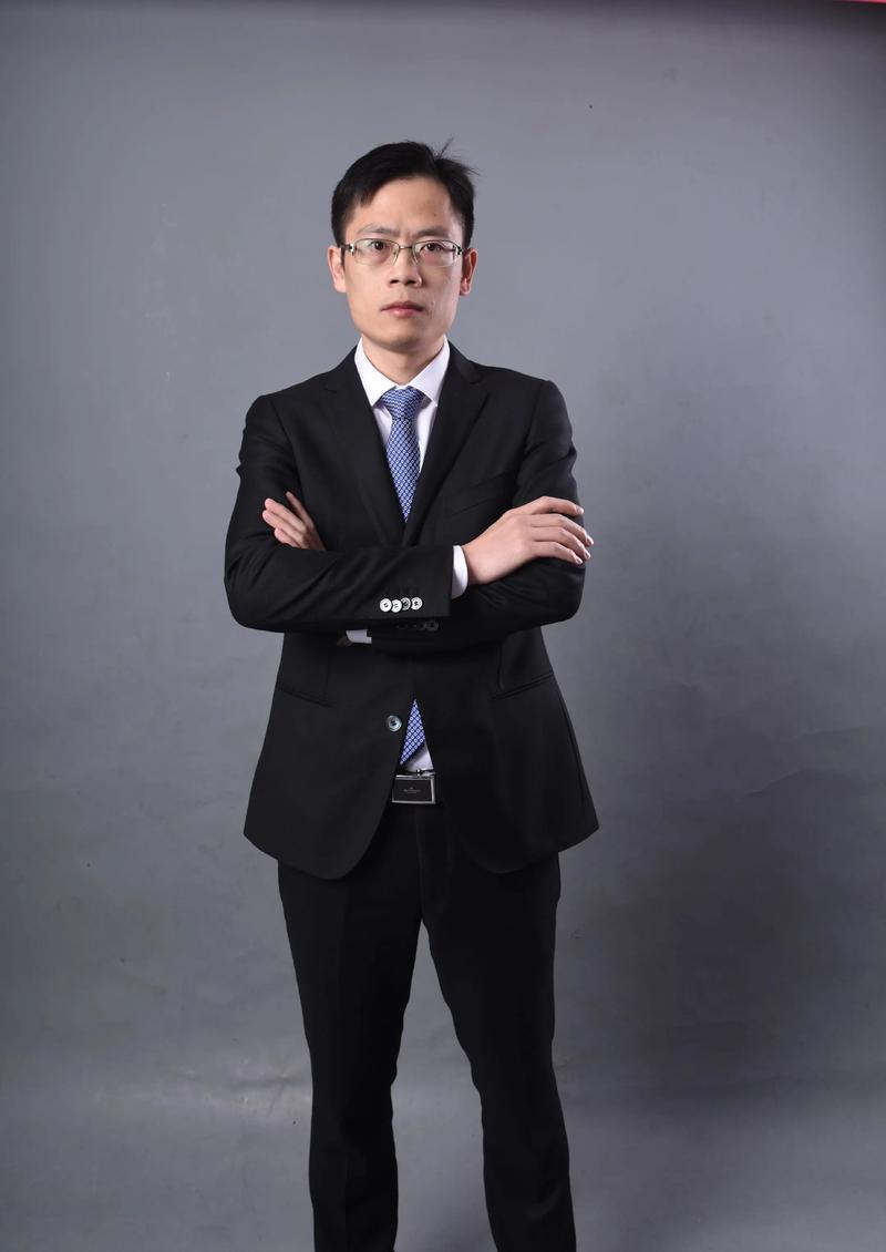 梁棠菏 导演 & 创意总监